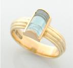 Ring 585er Gelbgold mit graviertem Aquamarin